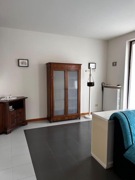 Near Town Centre And Lake - Le Colombe Bardolino Esterno foto