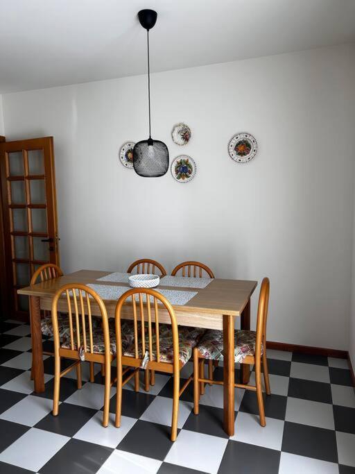 Near Town Centre And Lake - Le Colombe Bardolino Esterno foto