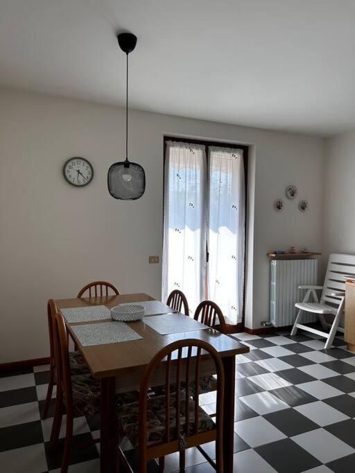 Near Town Centre And Lake - Le Colombe Bardolino Esterno foto